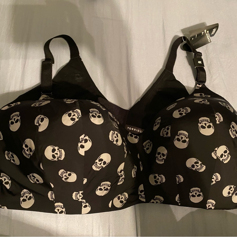 Torrid skull bra